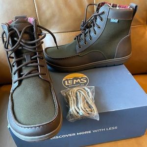 NWT Lems Boulder Boot + extra pair of laces